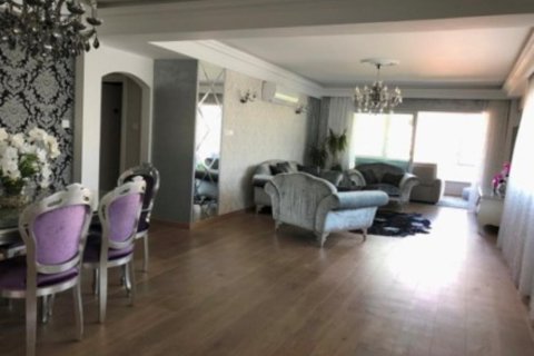 3 dormitorios Apartment en Limassol, Cyprus No. 50958 1