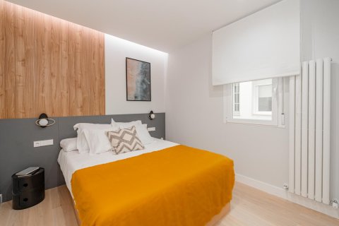 102m² Apartment en Madrid, Spain No. 26864 7