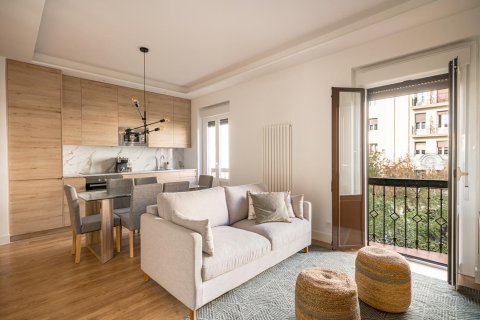 3 dormitorios Apartment en Madrid, Spain No. 26866 1