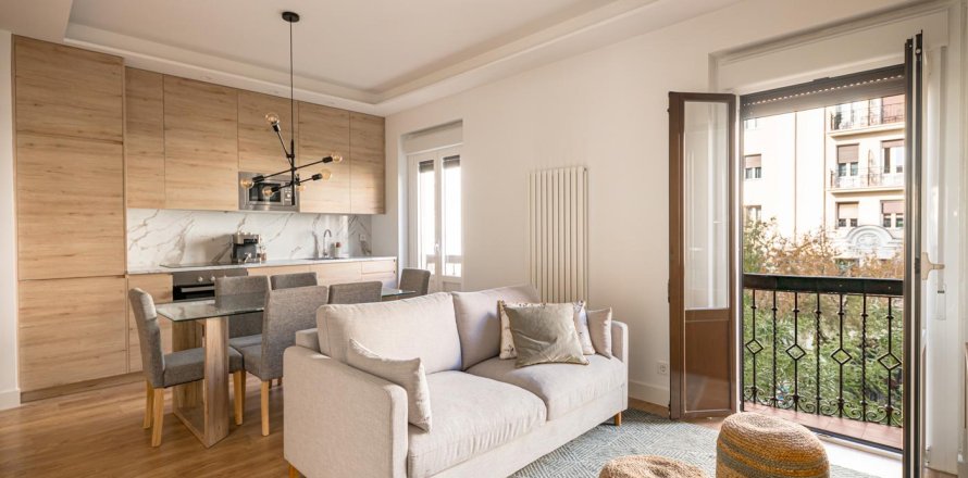 3 dormitorios Apartment en Madrid, Spain No. 26866