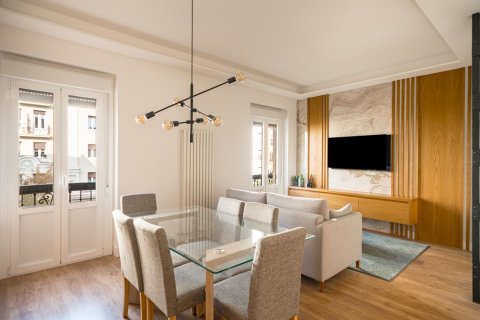 3 bedrooms Apartment in Madrid, Spain No. 26866 8