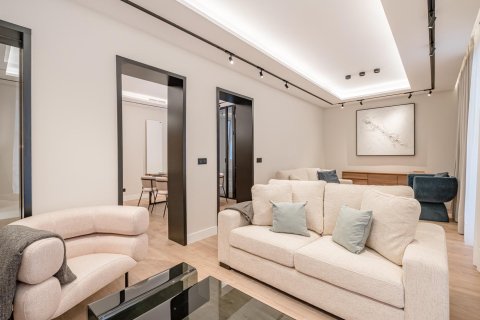 2 dormitorios Apartment en Madrid, Spain No. 26863 7