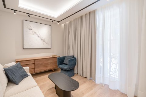 2 dormitorios Apartment en Madrid, Spain No. 26863 5