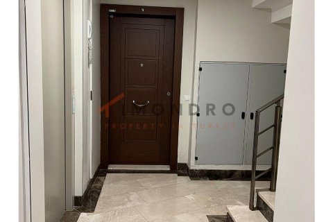 1+1 Apartment en Besiktas, Turkey No. 17425 7