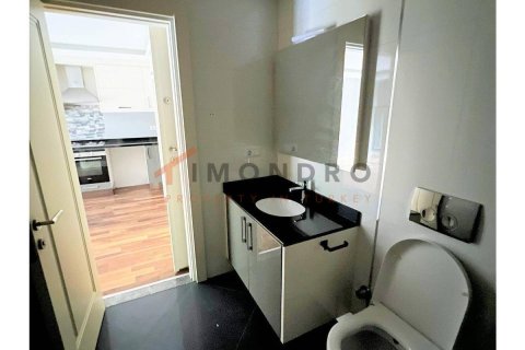 1+1 Apartment en Besiktas, Turkey No. 17425 10