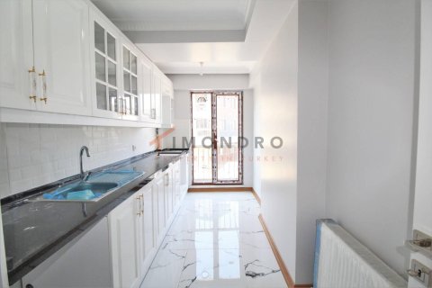 3+1 Apartment in Eyup, Turkey No. 17490 11