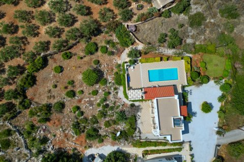 3 bedrooms Villa in Chania, Greece No. 64793 1