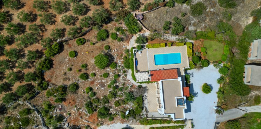 3 bedrooms Villa in Chania, Greece No. 64793