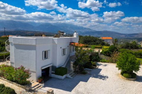 3 bedrooms Villa in Chania, Greece No. 64793 6