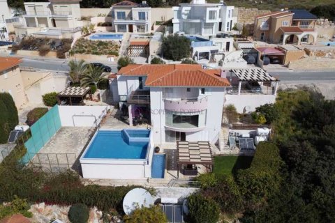 5 bedrooms House in Pegeia, Cyprus No. 62491 7