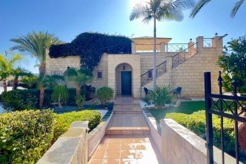 3 bedrooms Villa in Pegeia, Cyprus No. 62490 1