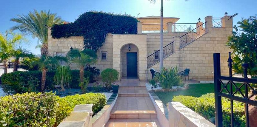 3 bedrooms Villa in Pegeia, Cyprus No. 62490