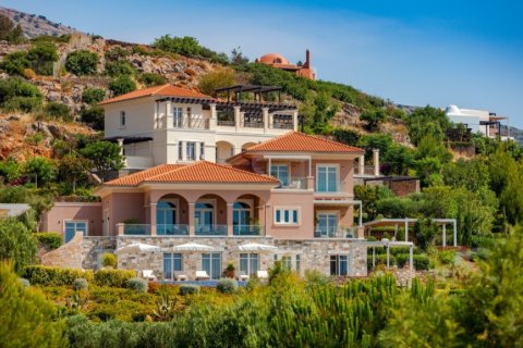 6 bedrooms Villa in Chania, Greece No. 48103 2