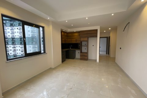 2+1 Apartment en Mahmutlar, Turkey No. 12778 7