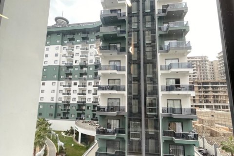 2+1 Apartment en Mahmutlar, Turkey No. 12778 4