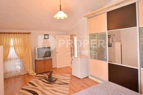 5 rooms Apartment in Konyaalti, Turkey No. 12740 11