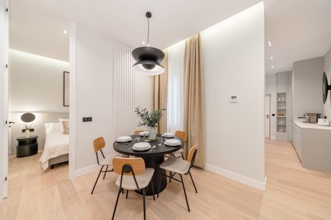 2 dormitorios Apartment en Madrid, Spain No. 26910 5