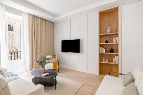 2 dormitorios Apartment en Madrid, Spain No. 26910 1