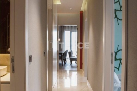 5+1 Apartment en Bueyuekcekmece, Turkey No. 11188 17