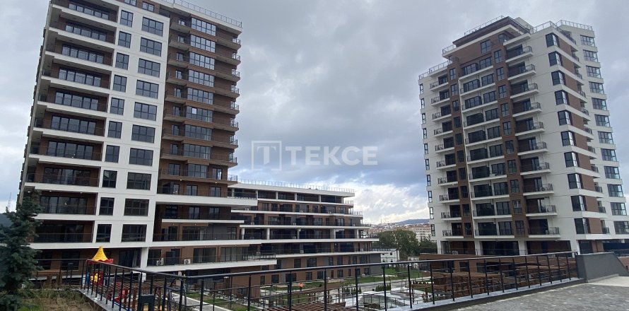 2+1 Apartment in Istanbul, Turkey No. 11189