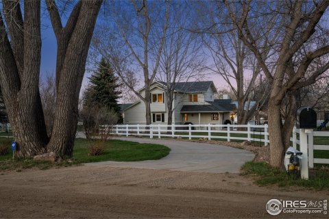 4 bedrooms House in Longmont, USA No. 61997 4