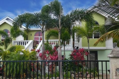 6 bedrooms Villa in Basseterre, Saint Kitts and Nevis No. 61437 1