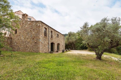 5 dormitorios House en Girona, Spain No. 25363 6