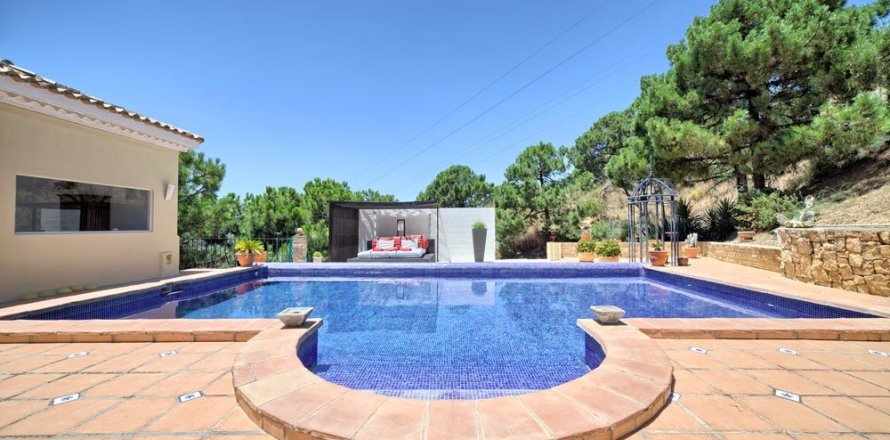 4 dormitorios House en Estepona, Spain No. 25256