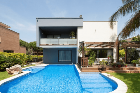 5 bedrooms House in Gava, Spain No. 25364 3