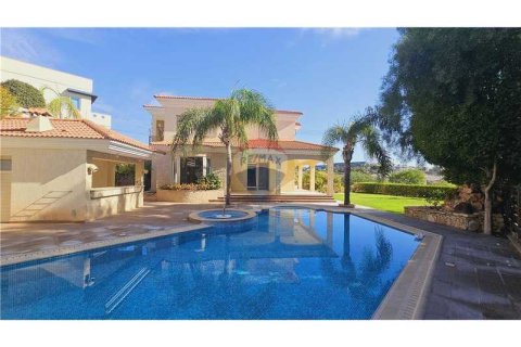 4 bedrooms Villa in Ypsonas, Cyprus No. 63192 9