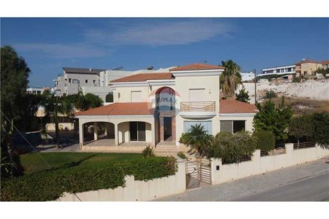 4 bedrooms Villa in Ypsonas, Cyprus No. 63192 2