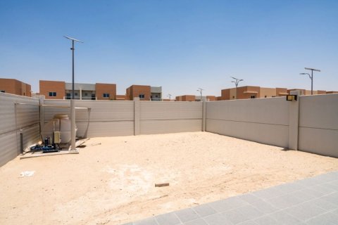 3 bedrooms Townhouse in Al Samha, UAE No. 5812 17