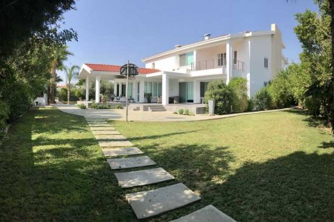 7 bedrooms Villa in Latsia, Cyprus No. 32052 3