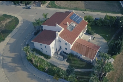 7 bedrooms Villa in Latsia, Cyprus No. 32052 1