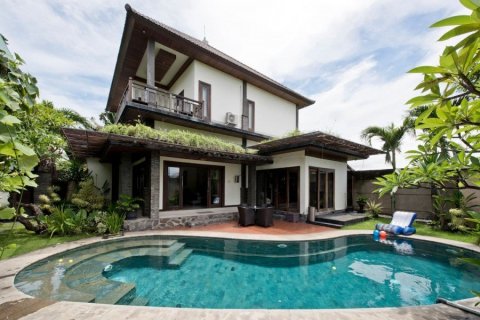 3 bedrooms Villa in Seminyak, Indonesia No. 23010 1