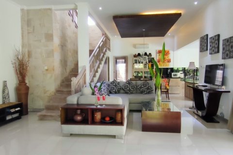 3 bedrooms Villa in Seminyak, Indonesia No. 23010 2