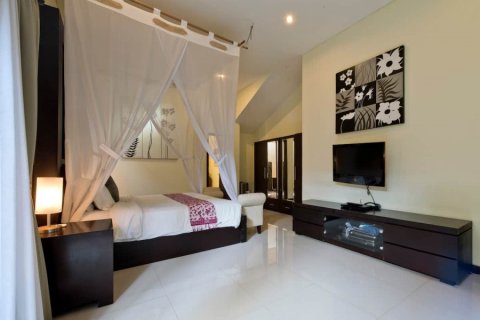 3 bedrooms Villa in Seminyak, Indonesia No. 23010 4