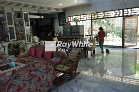 6 bedrooms House in Denpasar, Indonesia No. 23000 7