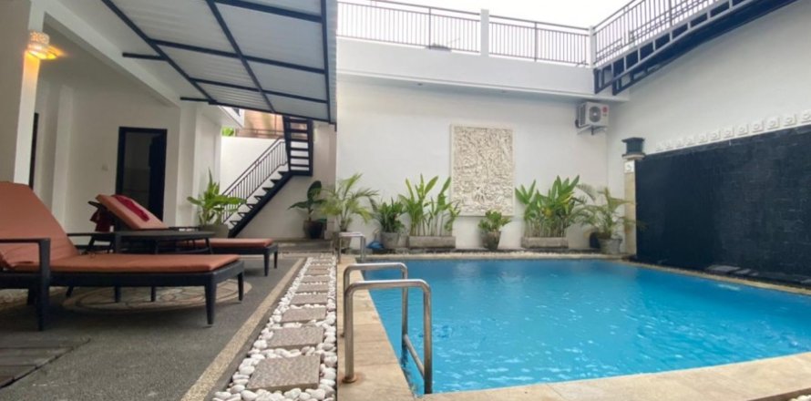 5 bedrooms Villa in Canggu, Indonesia No. 23009