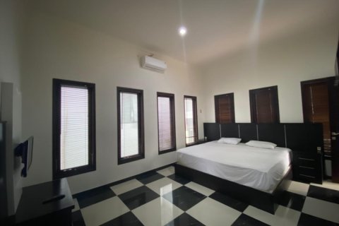 5 bedrooms Villa in Canggu, Indonesia No. 23009 14