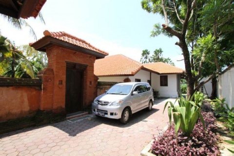 3 bedrooms Villa in Canggu, Indonesia No. 23006 2