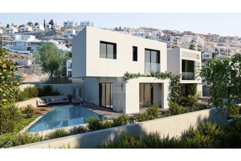 3 bedrooms House in Chloraka, Cyprus No. 30818 1