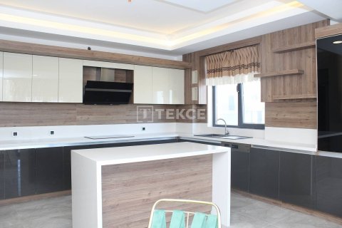 4+1 Appartement à Ankara, Turkey No. 11731 9