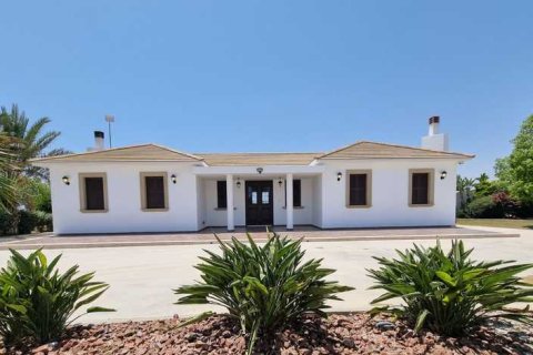 5 bedrooms Villa in Pervolia, Cyprus No. 71666 2