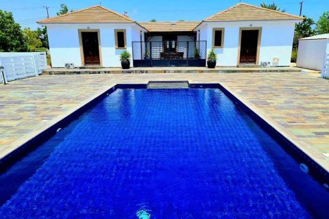 5 bedrooms Villa in Pervolia, Cyprus No. 71666 1