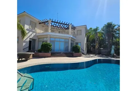 5 bedrooms Villa in Agios Tychonas, Cyprus No. 39439 2