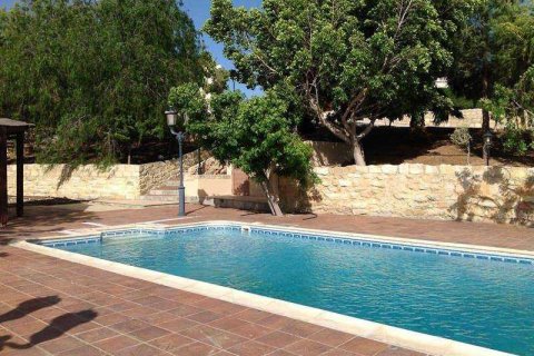 4 bedrooms House in Pissouri, Cyprus No. 39362 1