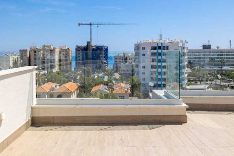 2 bedrooms Penthouse in Limassol, Cyprus No. 34663 14