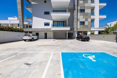 2 bedrooms Penthouse in Limassol, Cyprus No. 34663 16