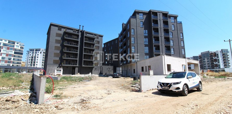 4+1 Apartment in Bursa, Turkey No. 23649